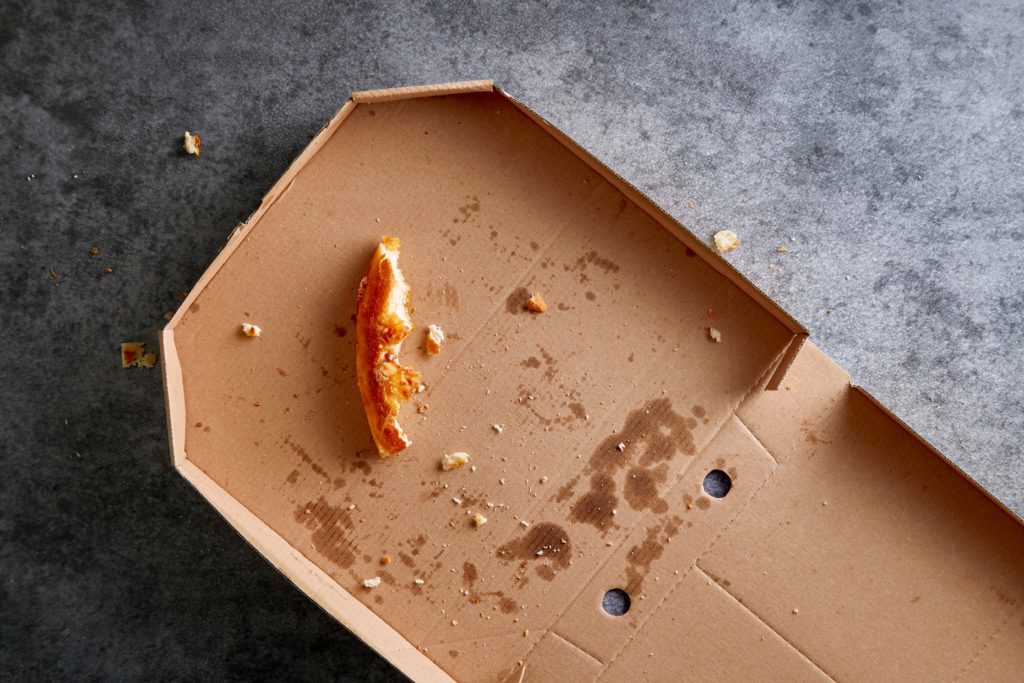 Víte, kam patří prázdná krabice od pizzy nebo třeba lahvička od opalovacího krému? Přečtete si našeho odpadového průvodce