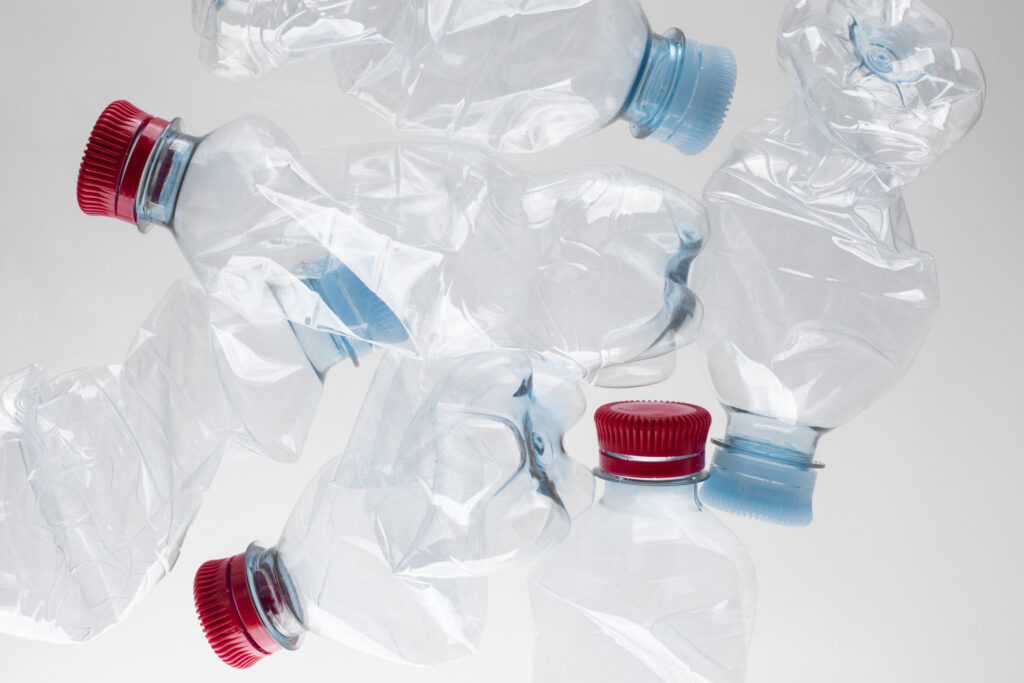 Plastic Guys chtějí zvýšit povědomí o recyklaci plastu