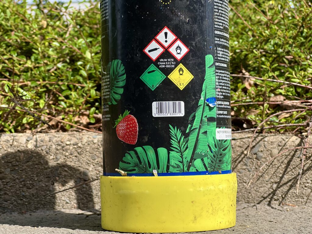 Přibývá explozí tlakových lahví s párty plyny. Pražské služby nasazují v ZEVO Malešice odolnější technologie